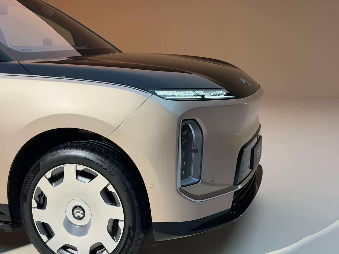Nio ES9